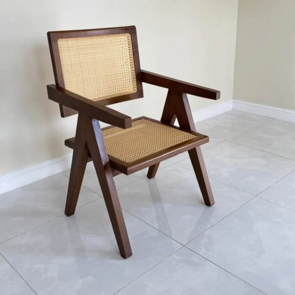 492250f83bd0cac88753fb567fd96905 3 600x600