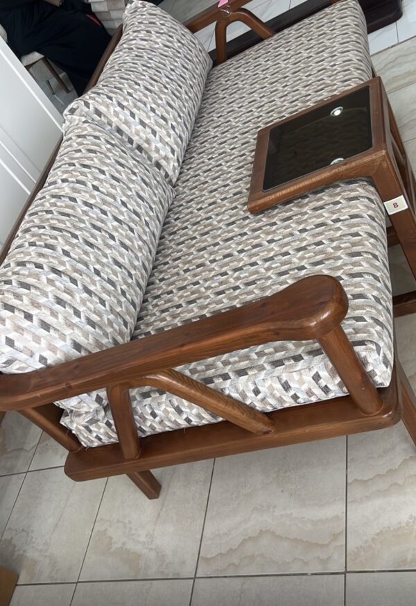 كرسي خشبي يلو Ay